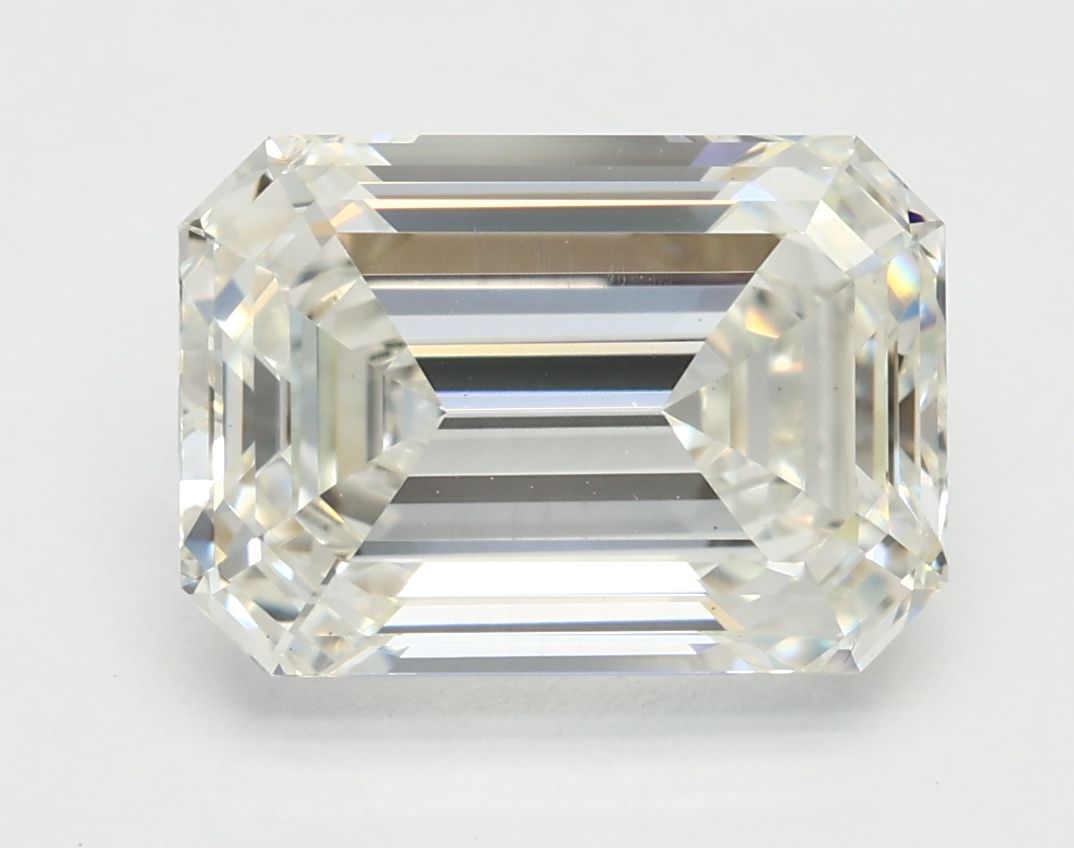 3.22 ct Emerald diamond