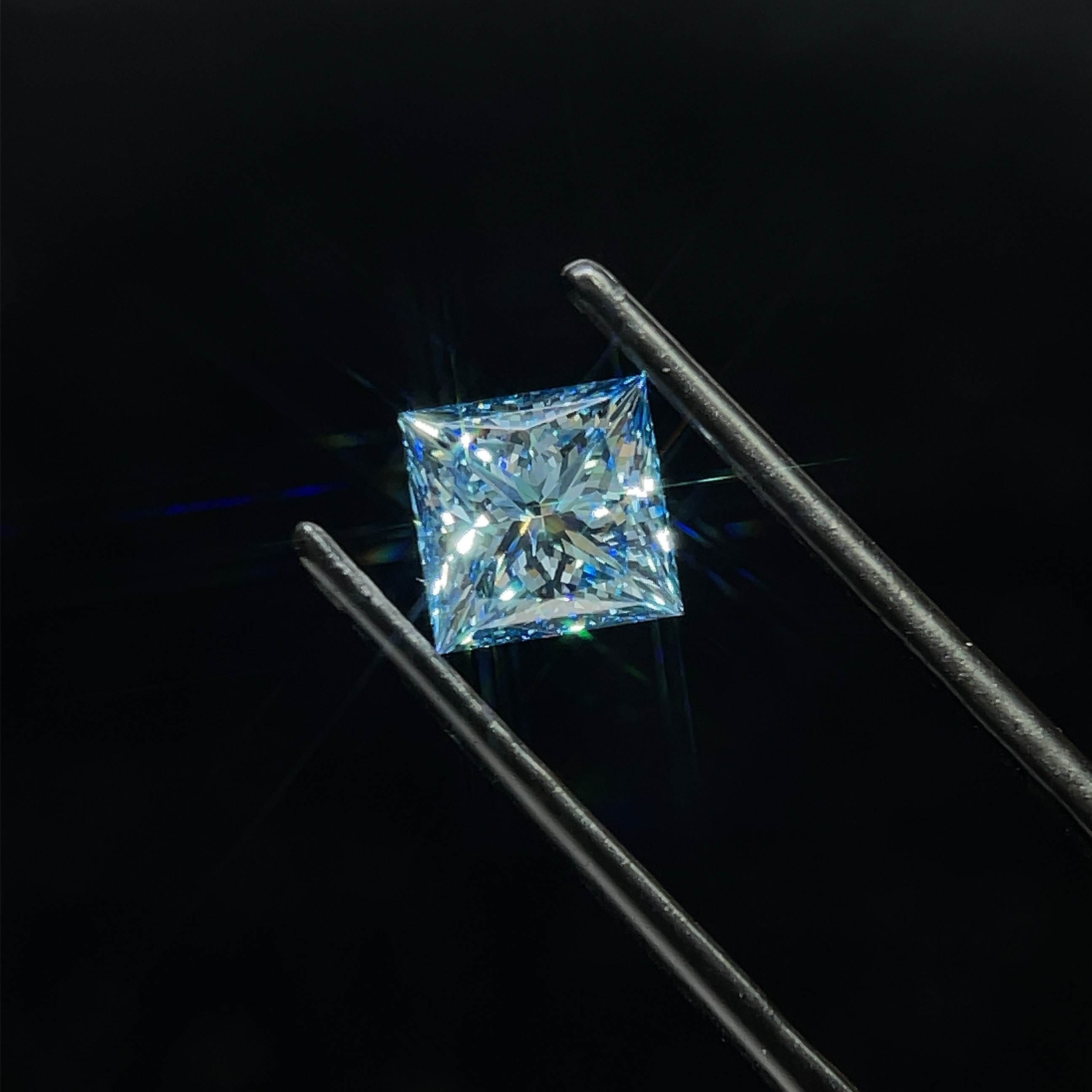 1.76 ct. princess Lab Grown Diamond front image