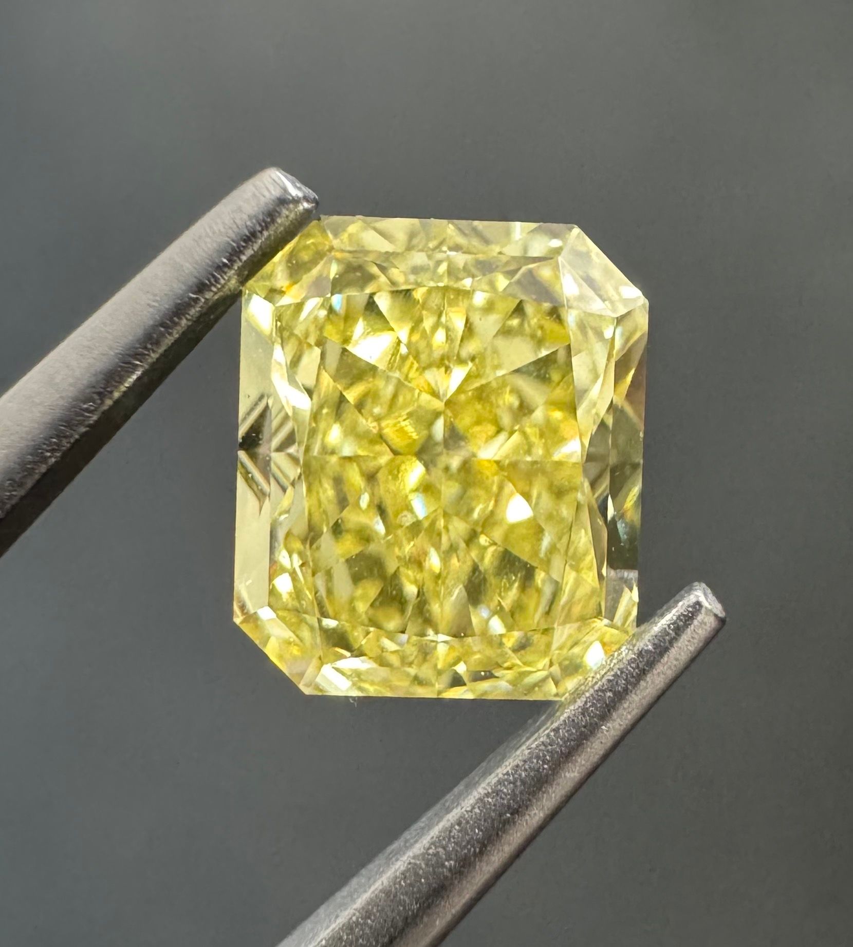 1.07 ct Radiant diamond