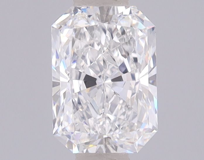 0.75 ct. radiant Lab Grown Diamond front image
