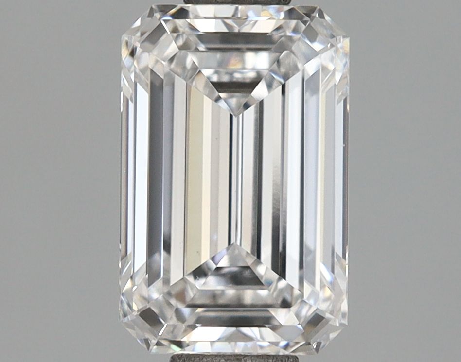 1.57 ct. emerald Lab Grown Diamond front image