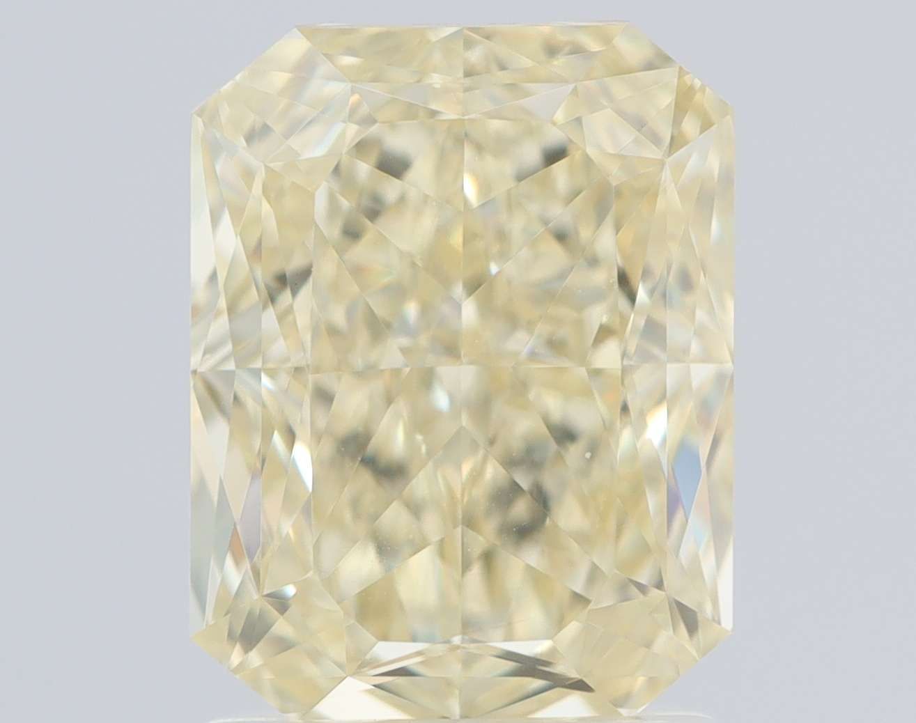 2.01 ct Radiant diamond