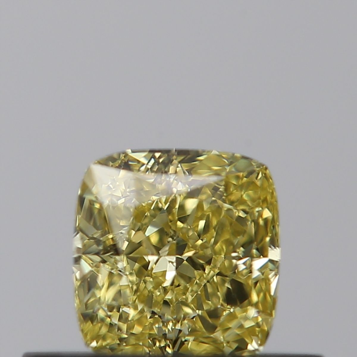0.43 ct Cushion Brilliant diamond