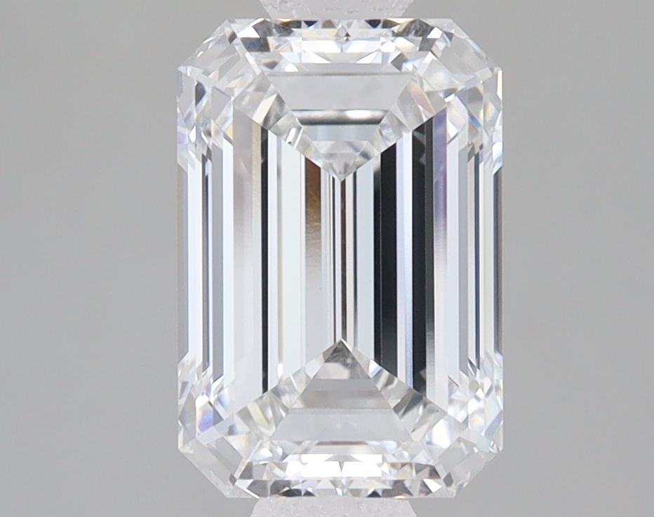 2.53 ct. emerald Lab Grown Diamond front image