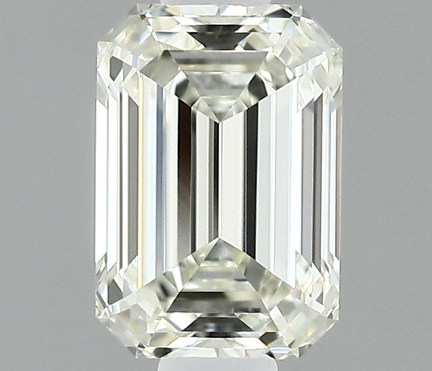 0.43 ct Emerald Diamond