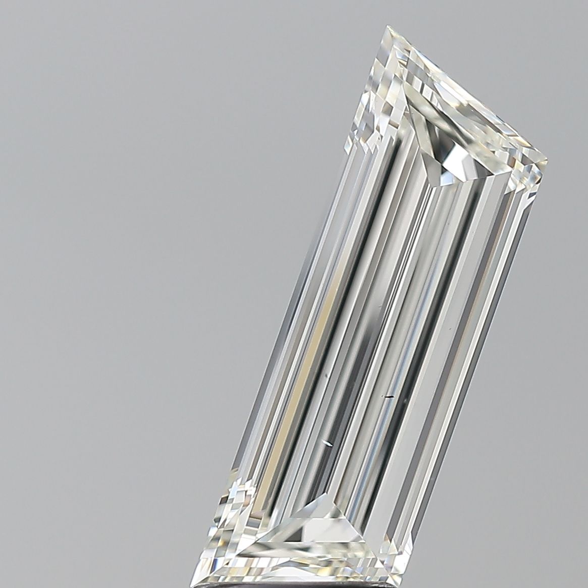 3.05 ct Trapezoid Diamond