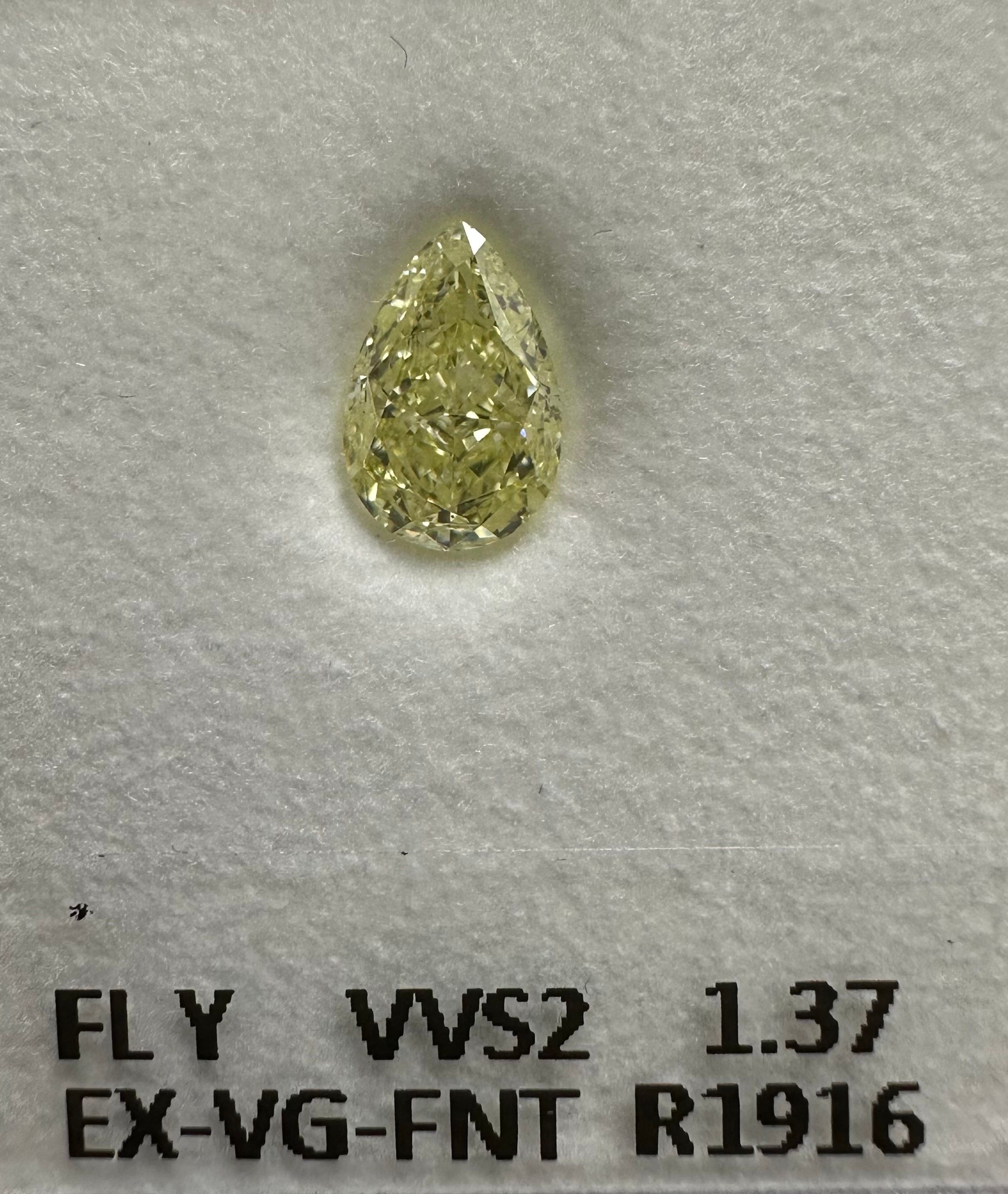 Diament 1.37 ct Fancy Light Yellow/VVS2