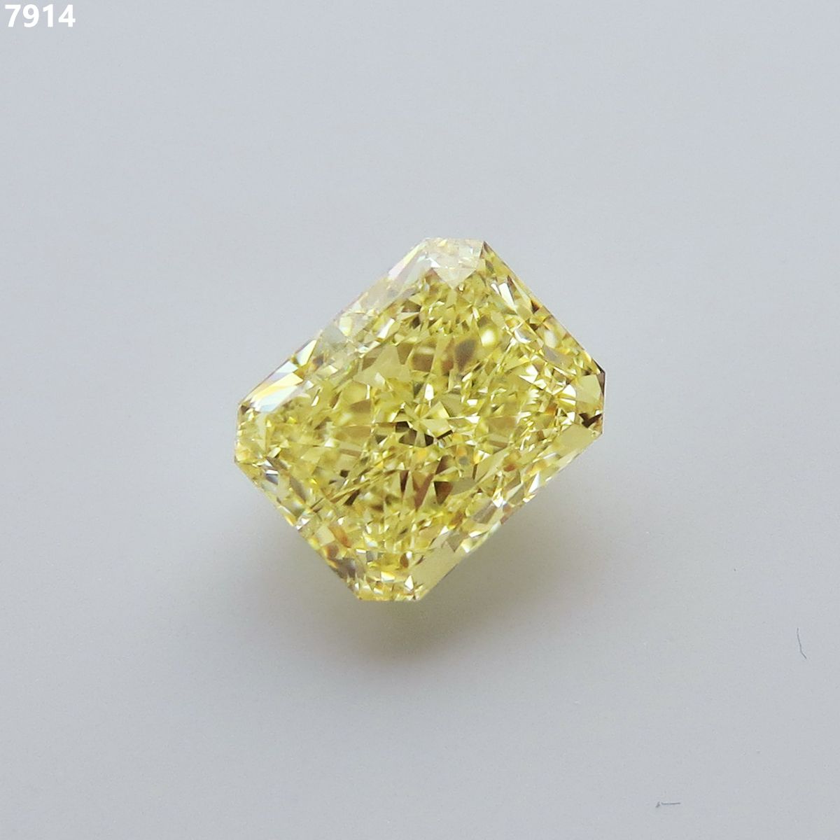3.02 ct Radiant diamond