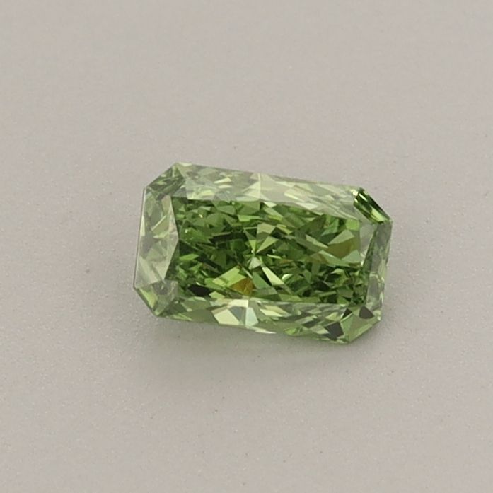 0.26 CT Fancy Vivid Green RADIANT