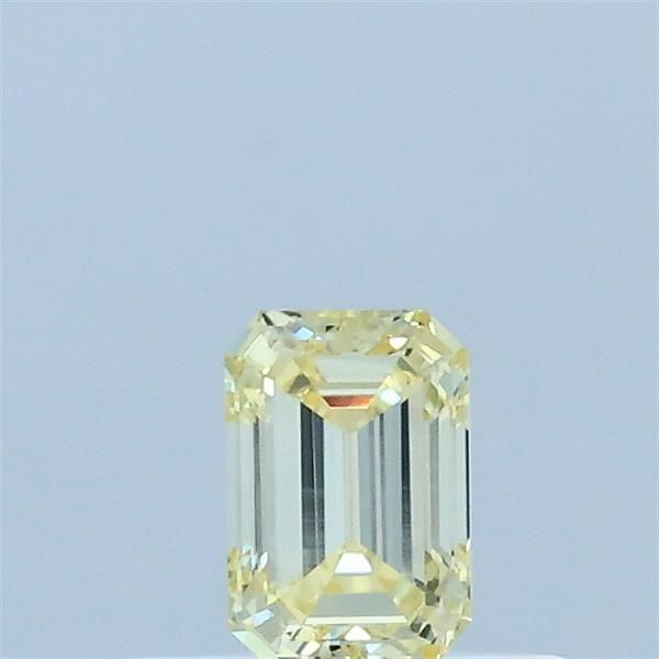 0.30 ct Emerald diamond