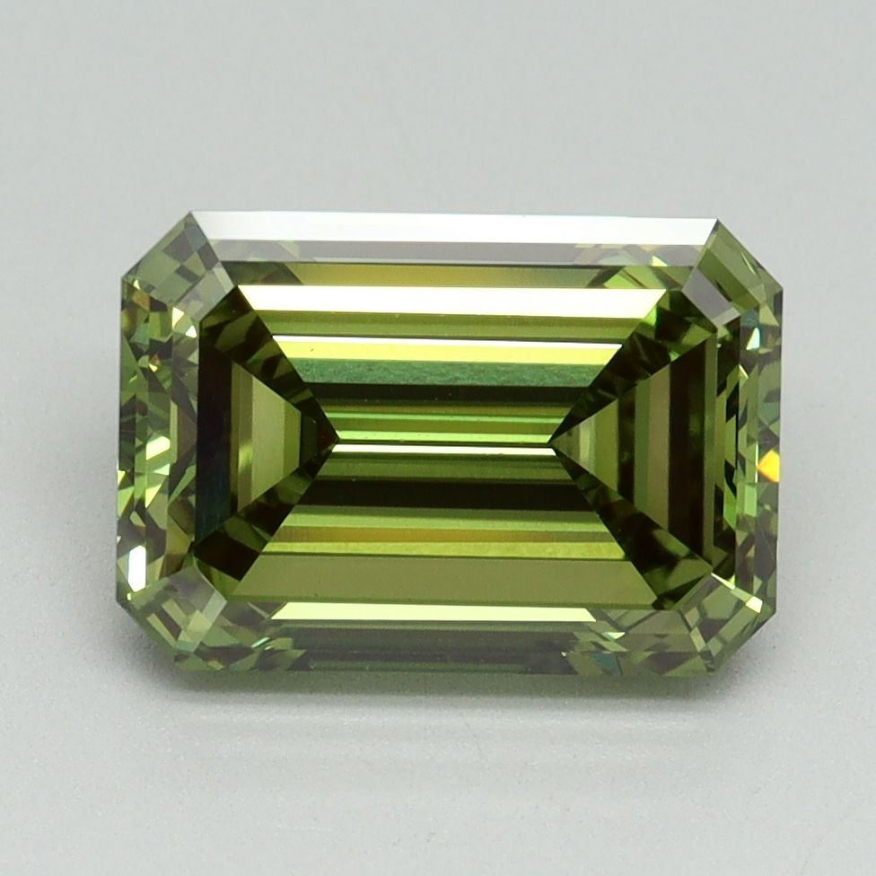3.09 ct Emerald diamond
