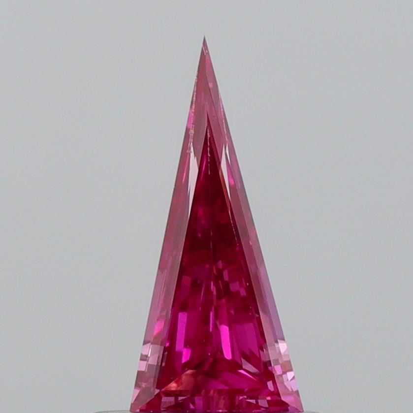 0.35 CT Fancy Vivid Pink TRIANGULAR