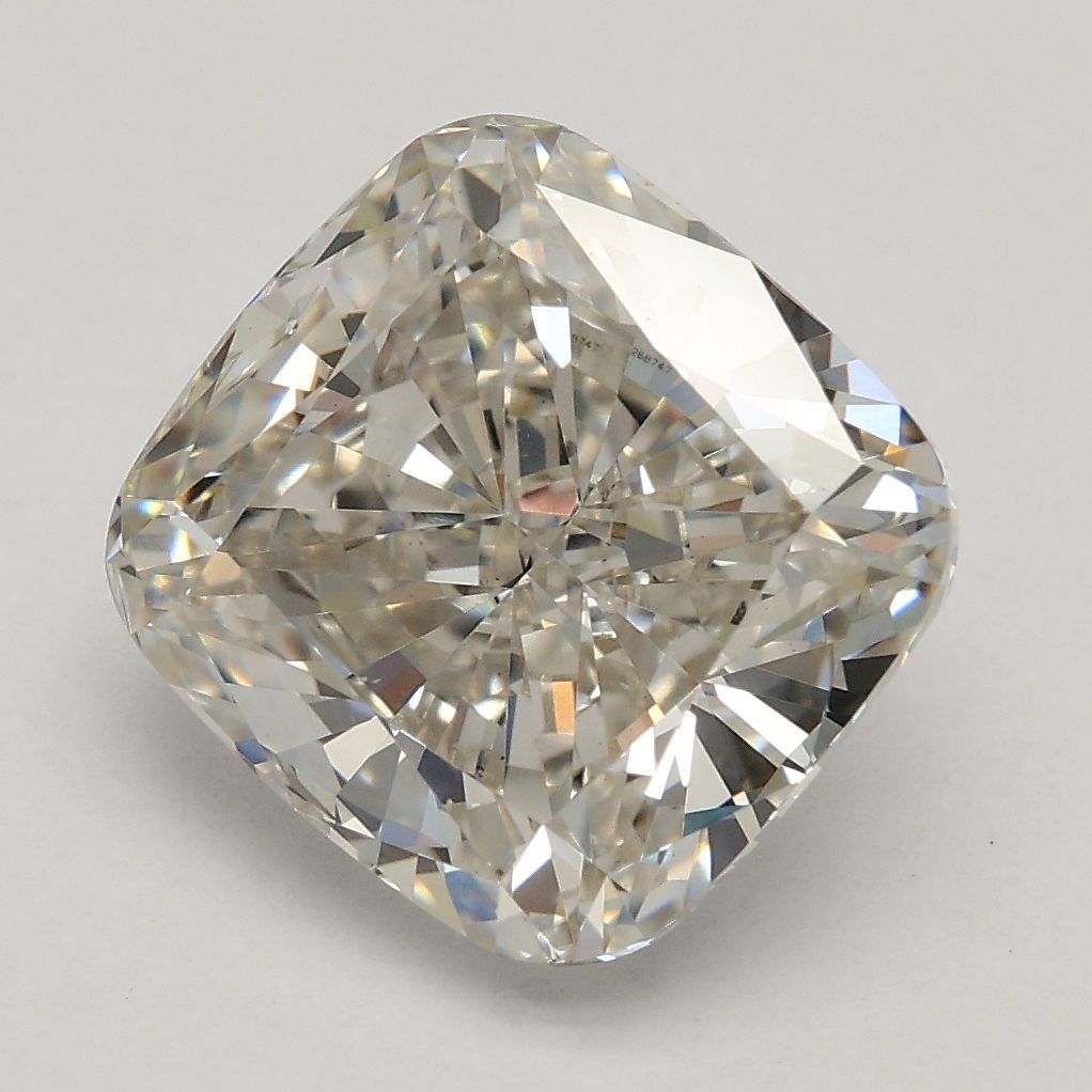 3.01 ct Cushion Brilliant diamond