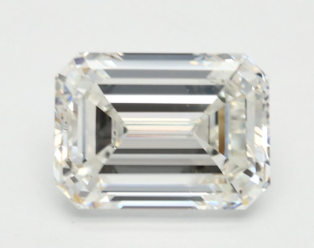 3.02 ct Emerald diamond