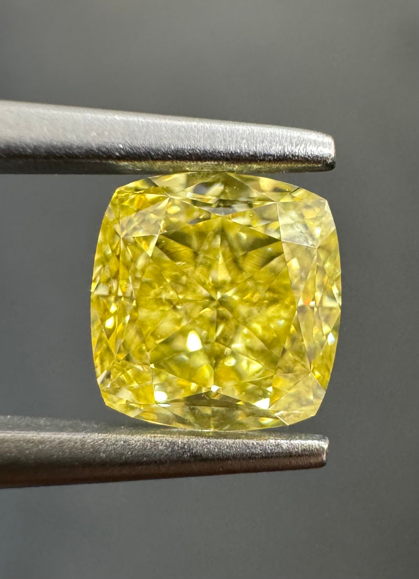 1.03 ct Cushion Brilliant diamond