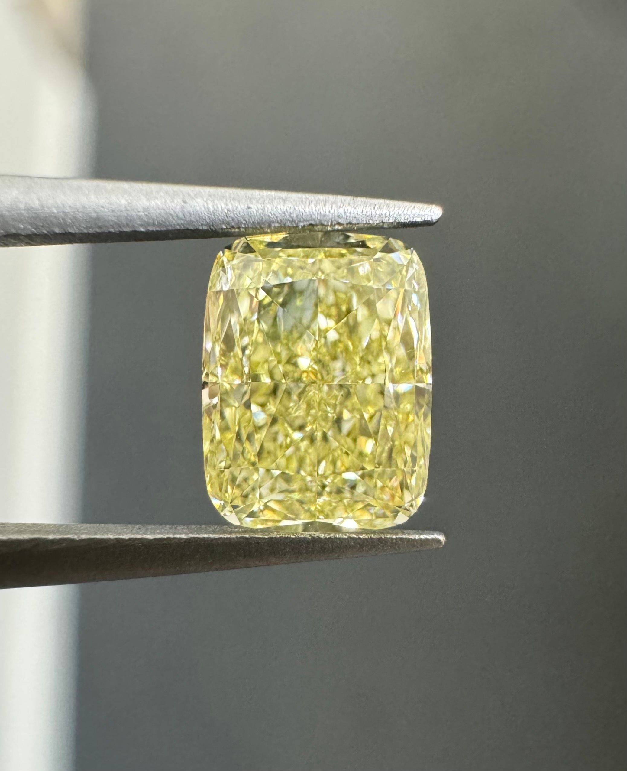 0.71 ct Cushion Modified diamond
