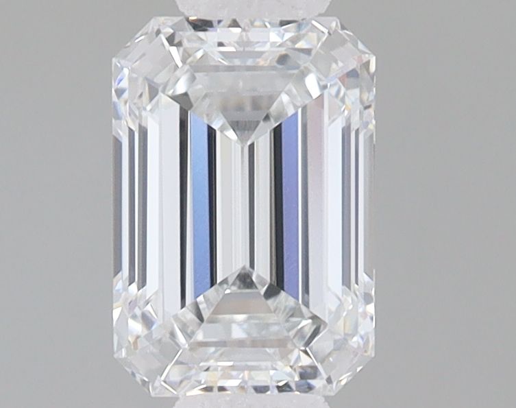 1.39 ct. emerald Lab Grown Diamond front image