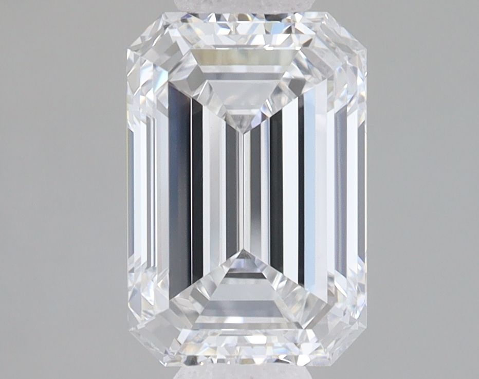 1.74 ct. emerald Lab Grown Diamond front image