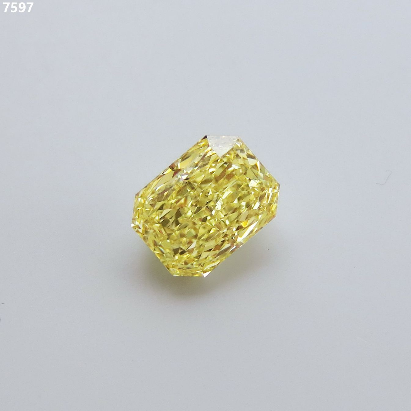Diament 1.5 ct Fancy Yellow/VS2