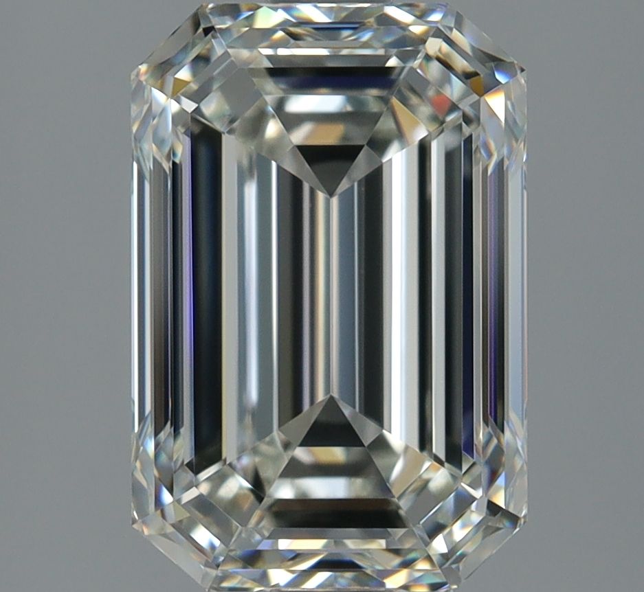 2.20 ct Emerald diamond