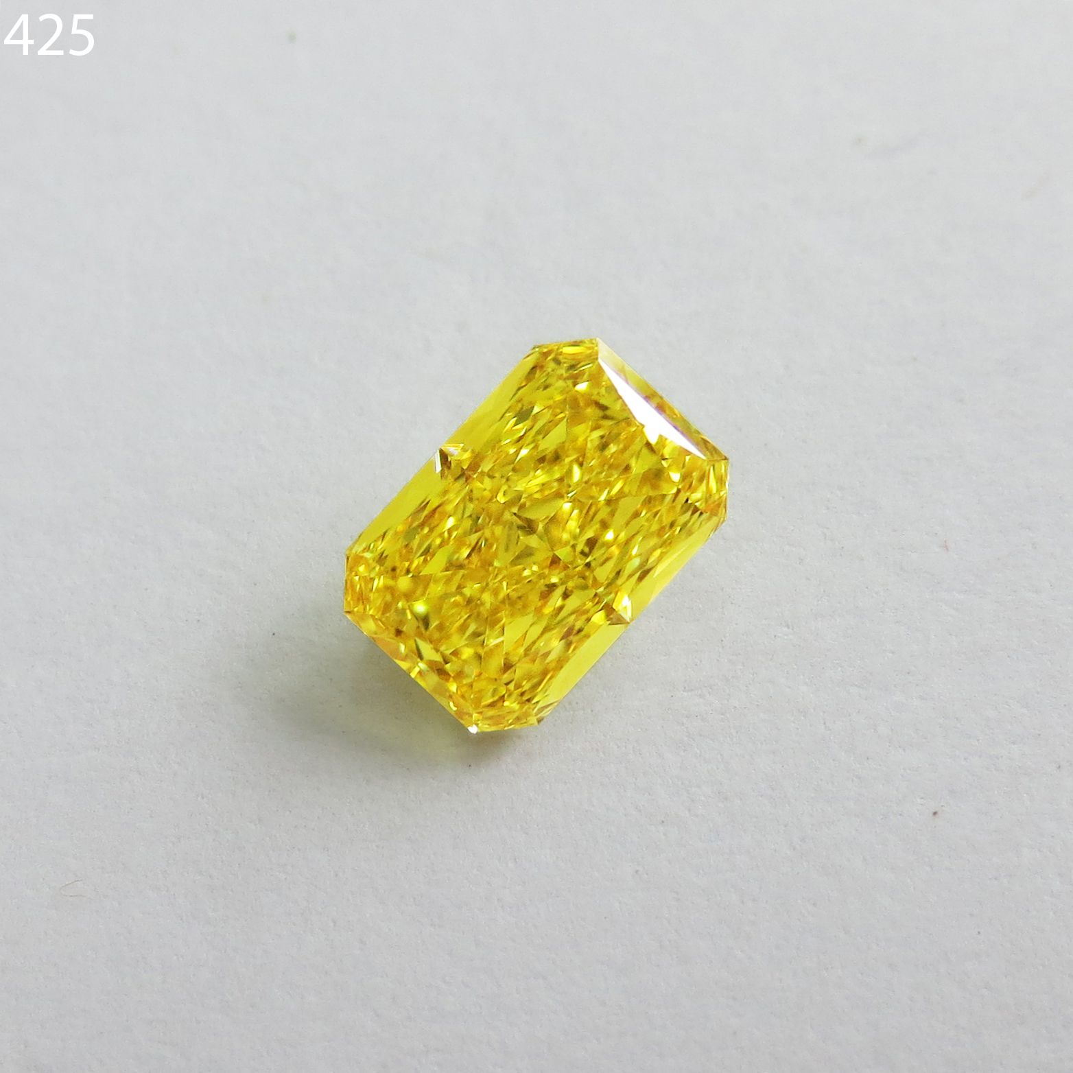1.18 ct Radiant diamond