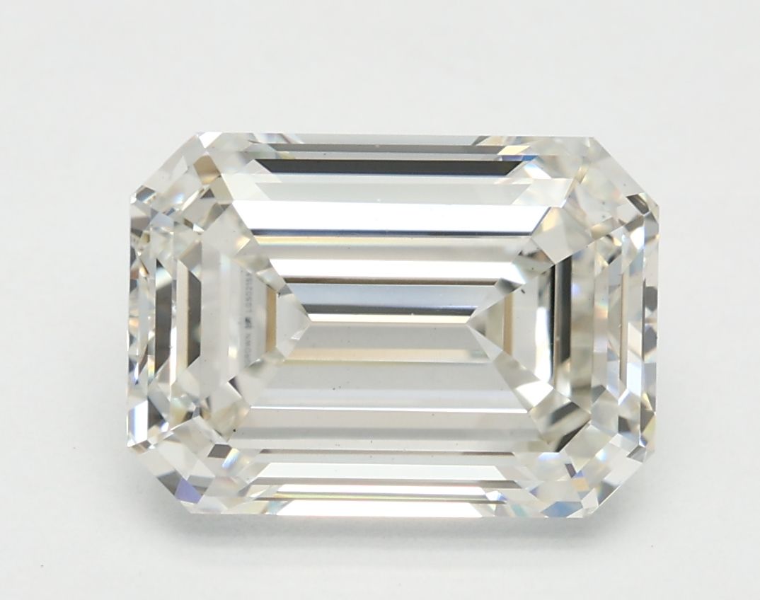 3.13 ct Emerald diamond