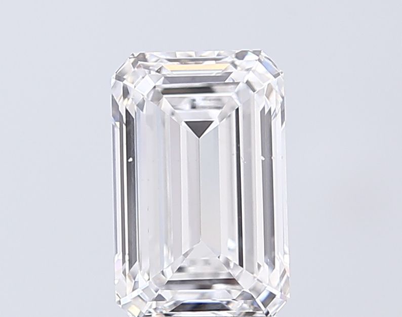 2.5 ct lab-grown Emerald Diamond