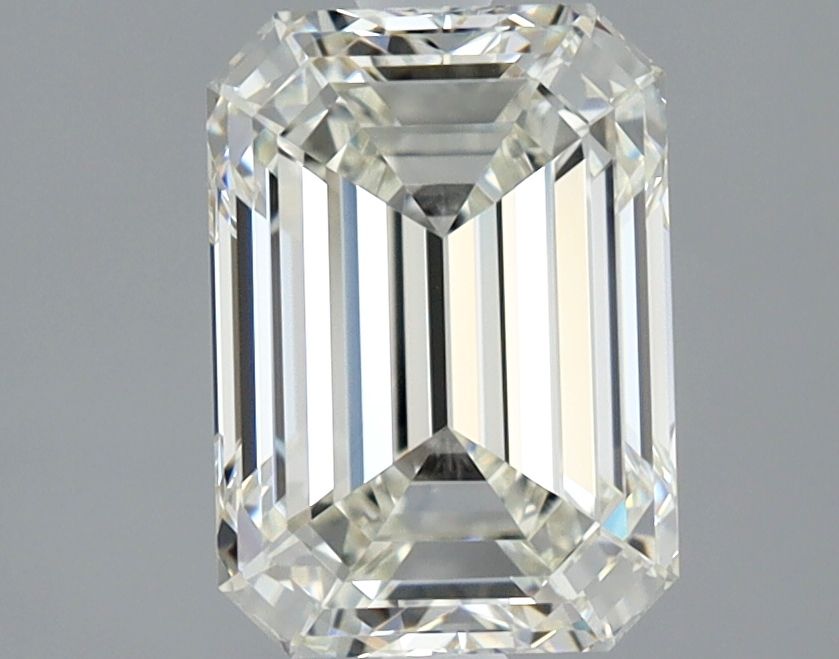 2.21 ct Emerald diamond