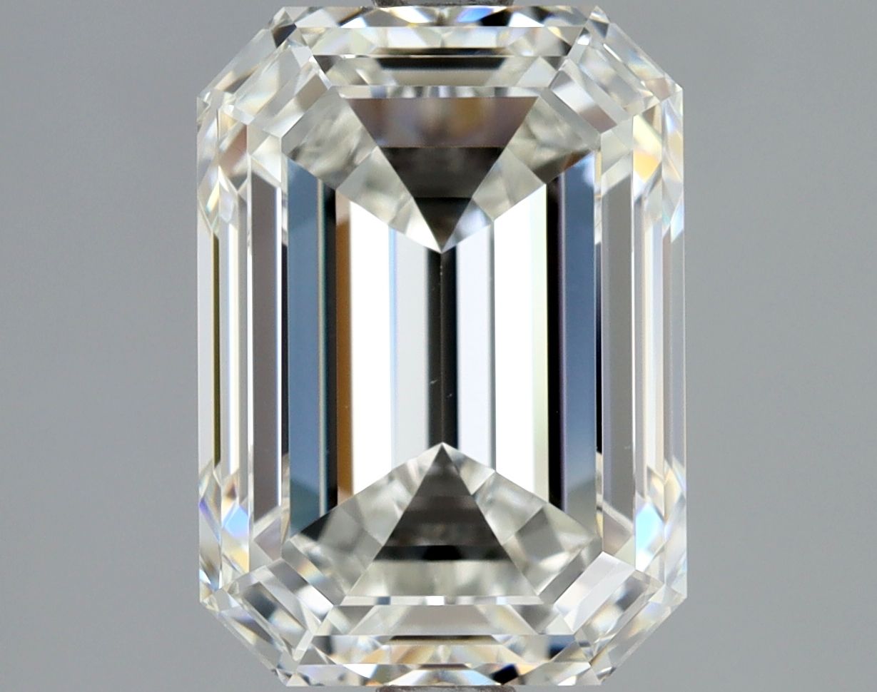 3.01 ct Emerald diamond