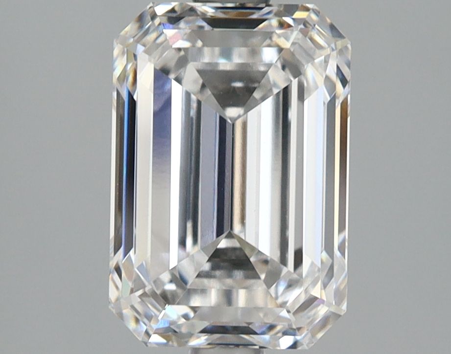 3.04 ct. emerald Lab Grown Diamond front image