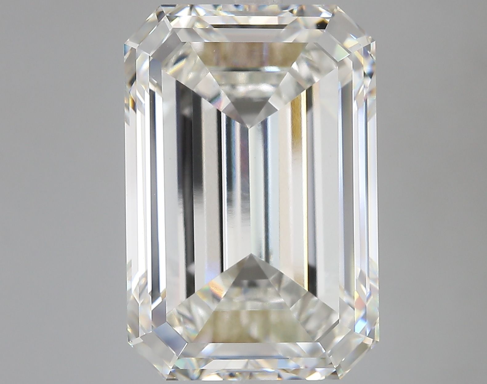 15.56 ct. emerald Lab Grown Diamond front image