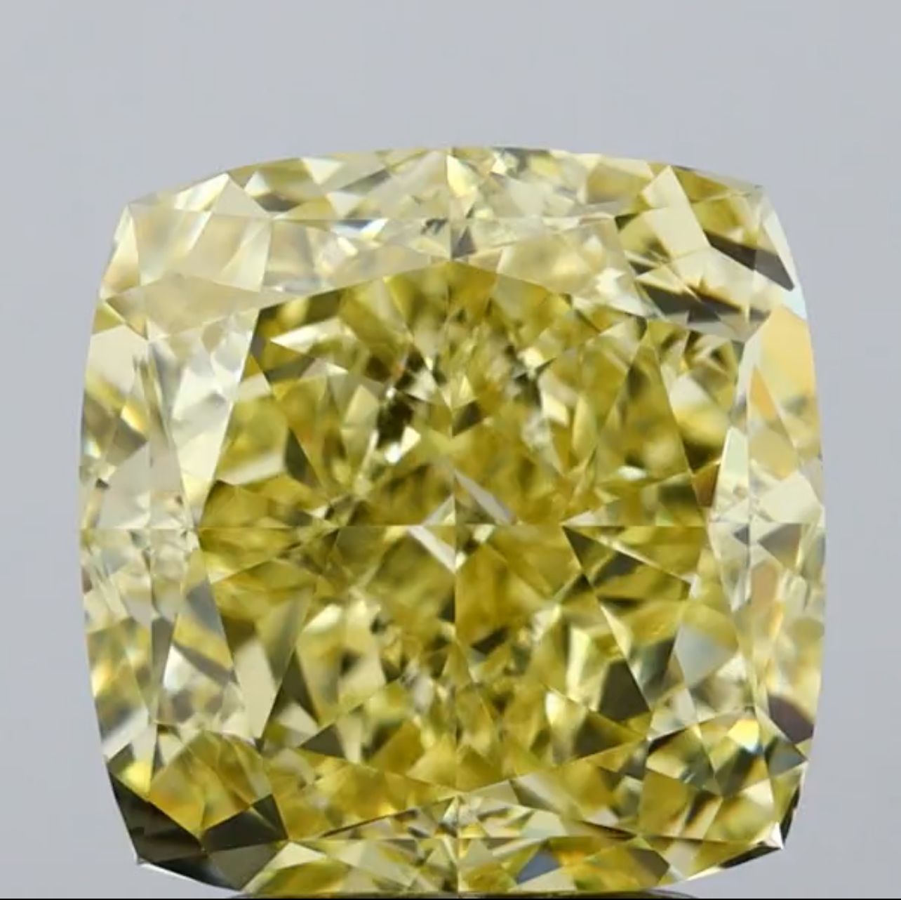 3.02 ct Cushion Brilliant diamond