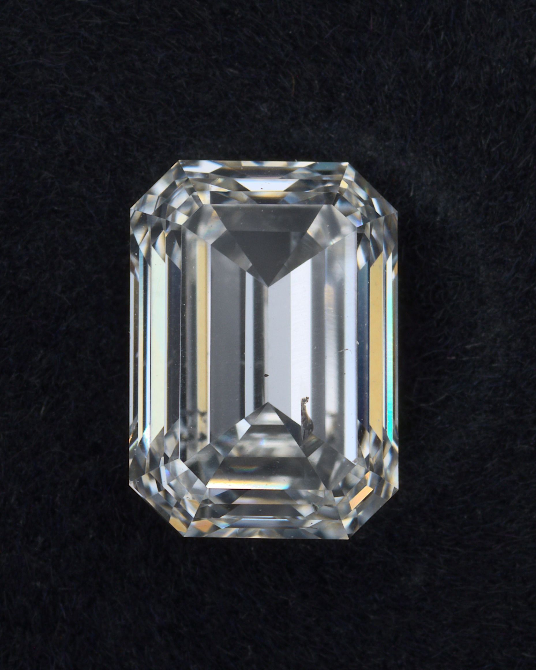 1.00 ct. emerald Lab Grown Diamond front image