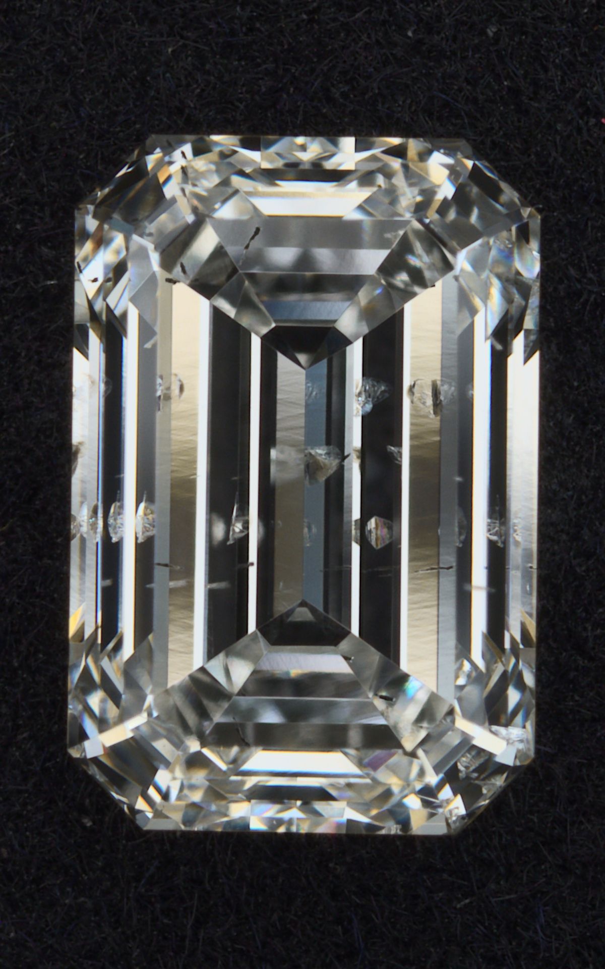1.05 ct. emerald Lab Grown Diamond front image