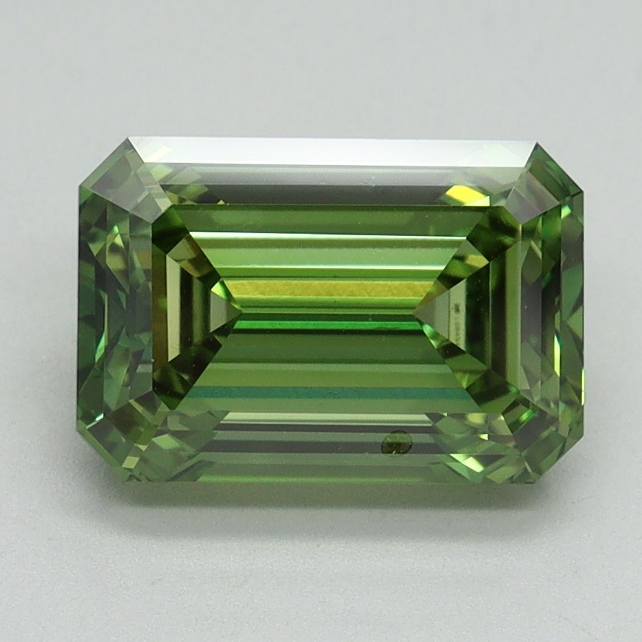 3.15 ct Emerald diamond