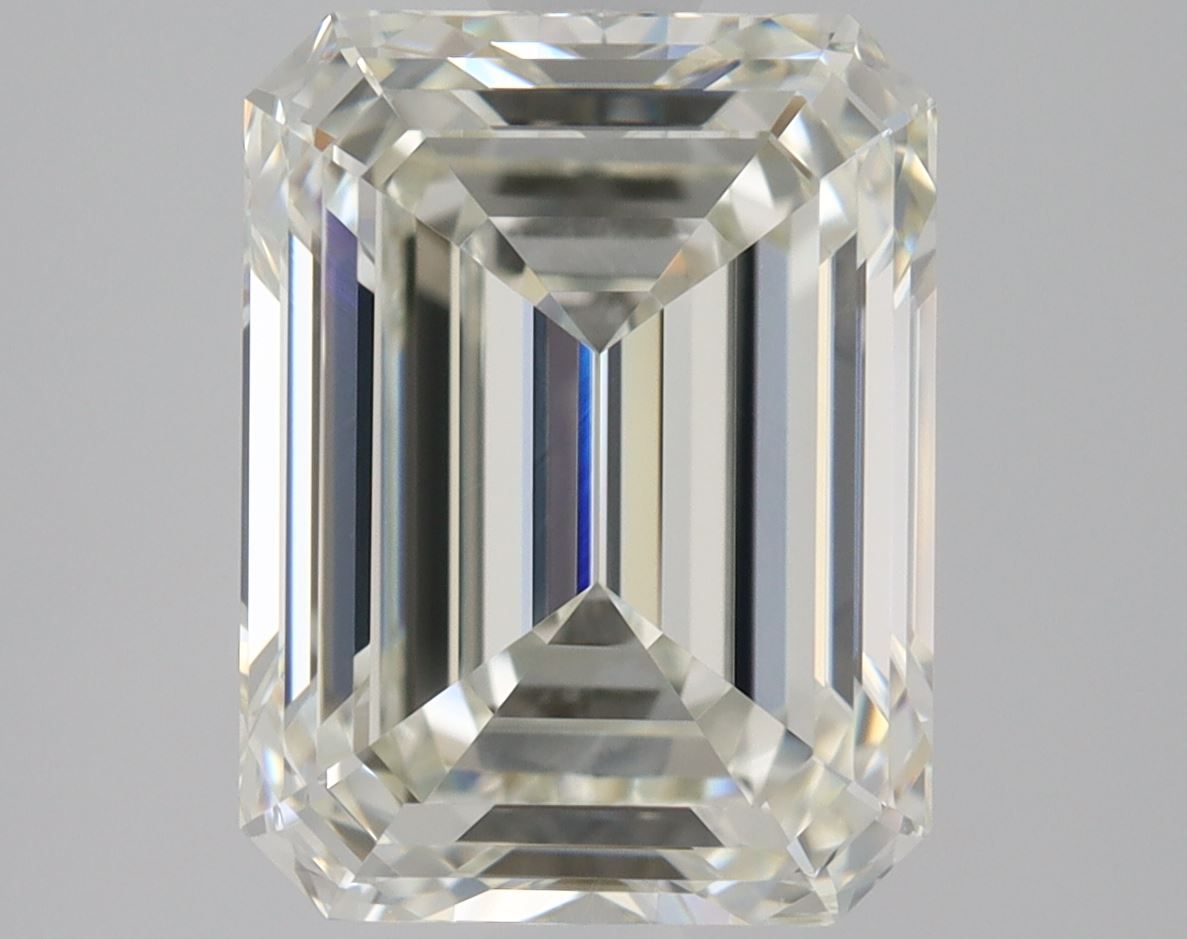 2.01 ct Emerald diamond