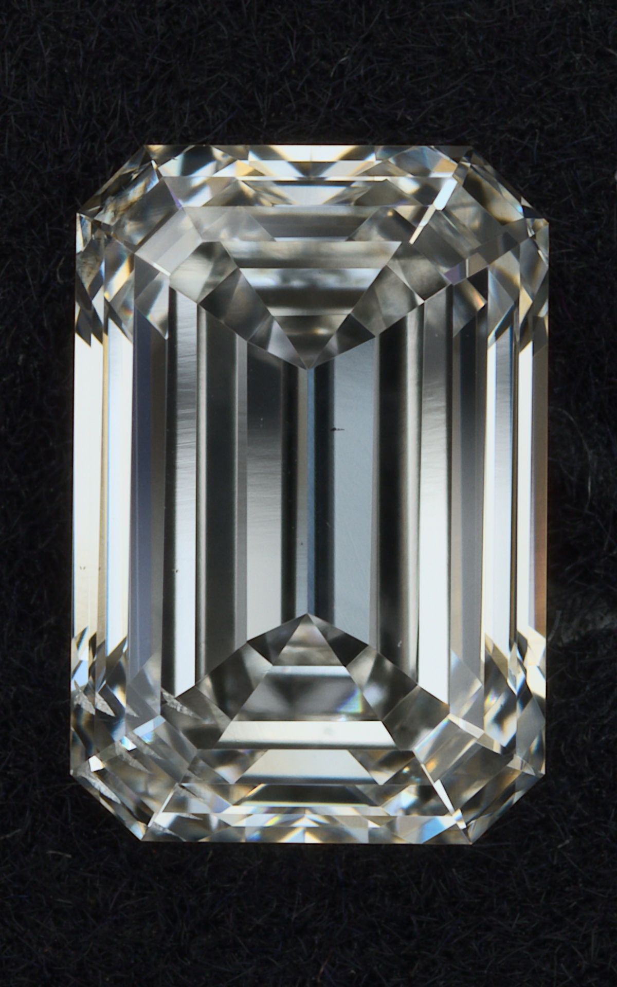 1.01 ct. emerald Lab Grown Diamond front image