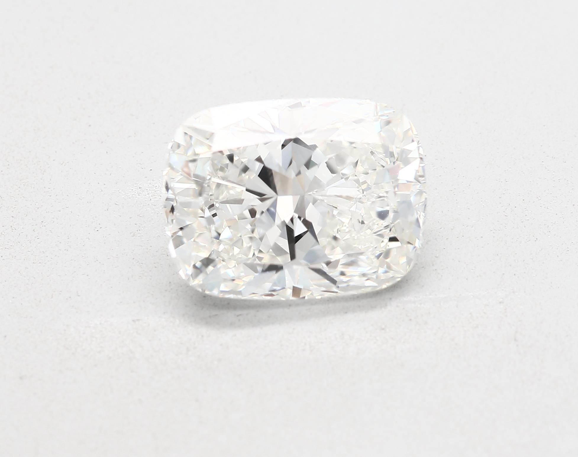 3.03 ct Cushion Brilliant diamond