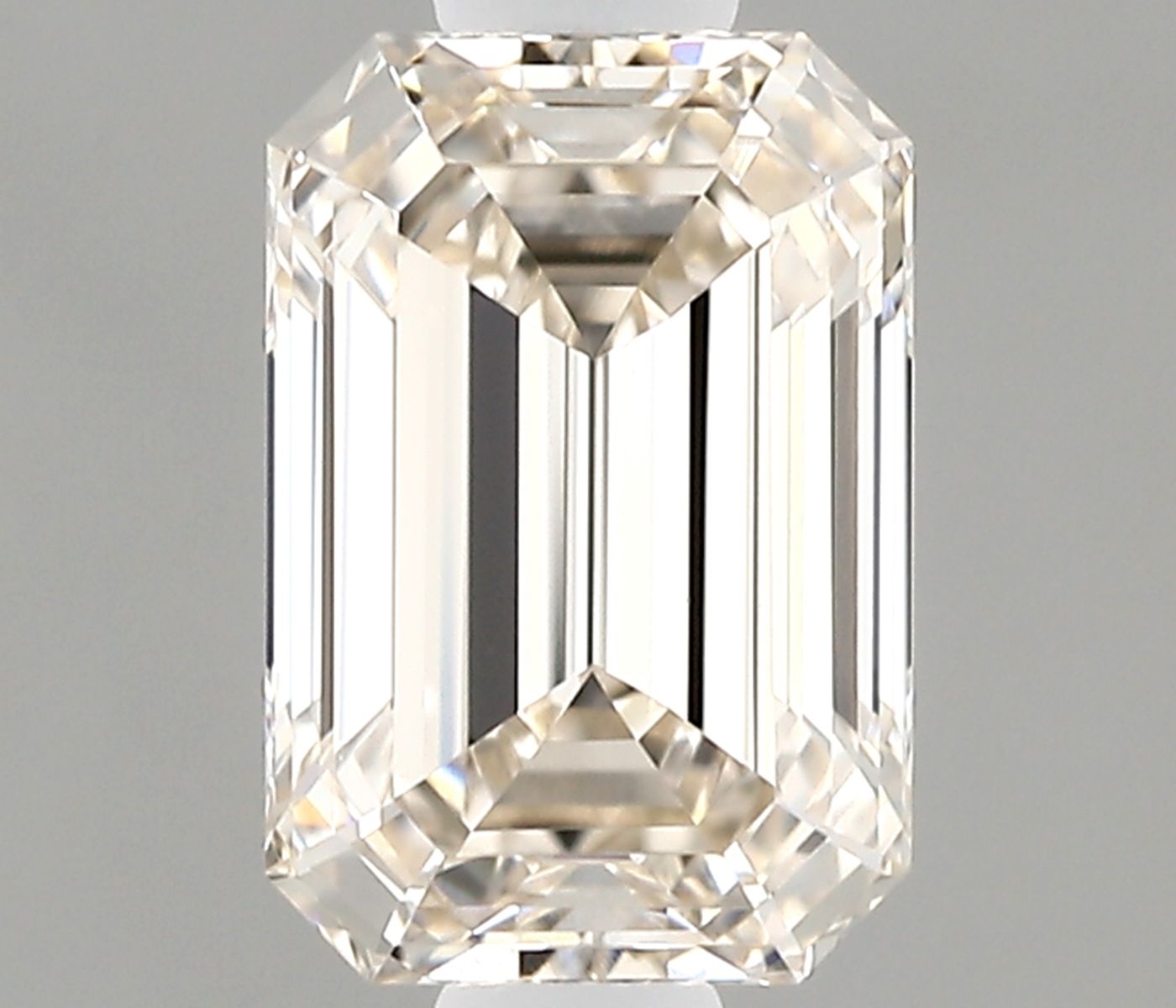 0.7 ct Emerald Diamond