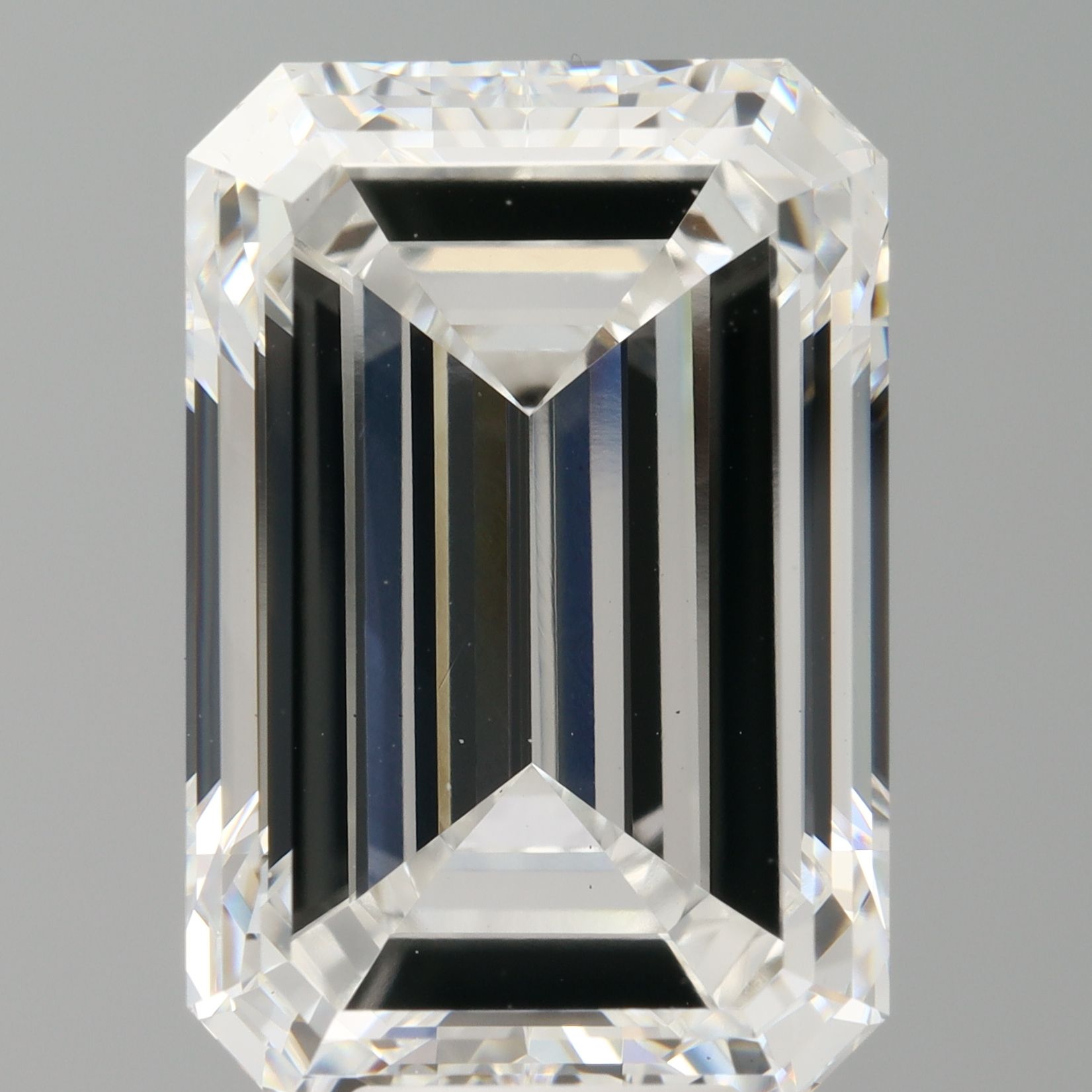 9.50 ct. emerald Lab Grown Diamond front image