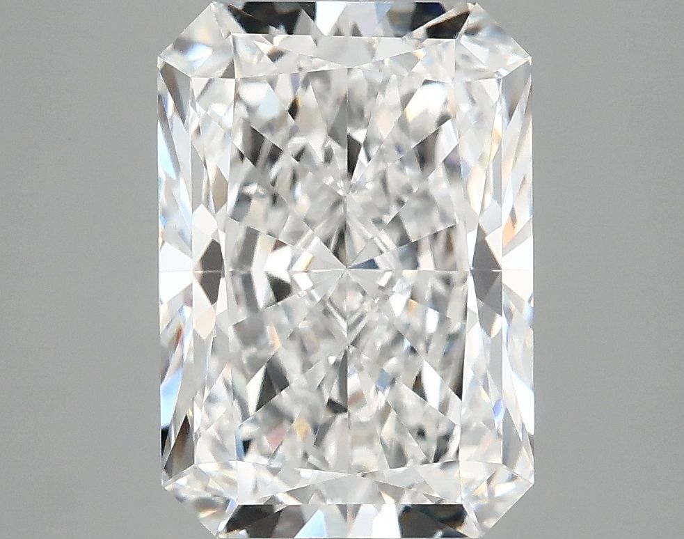 4.77 ct. radiant Lab Grown Diamond front image