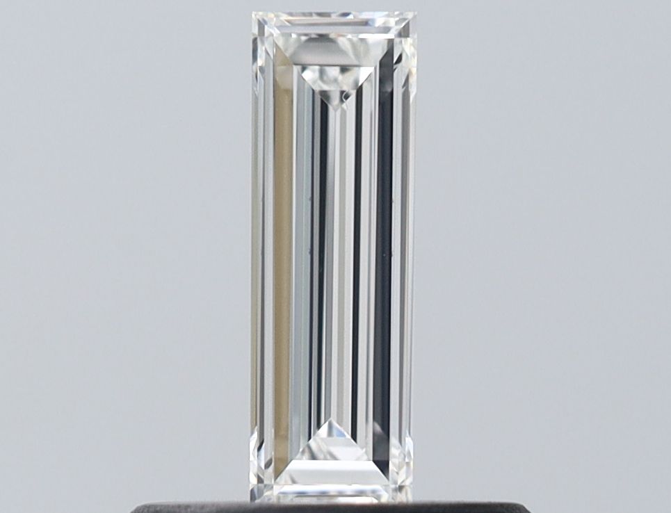 0.32 ct Baguette diamond
