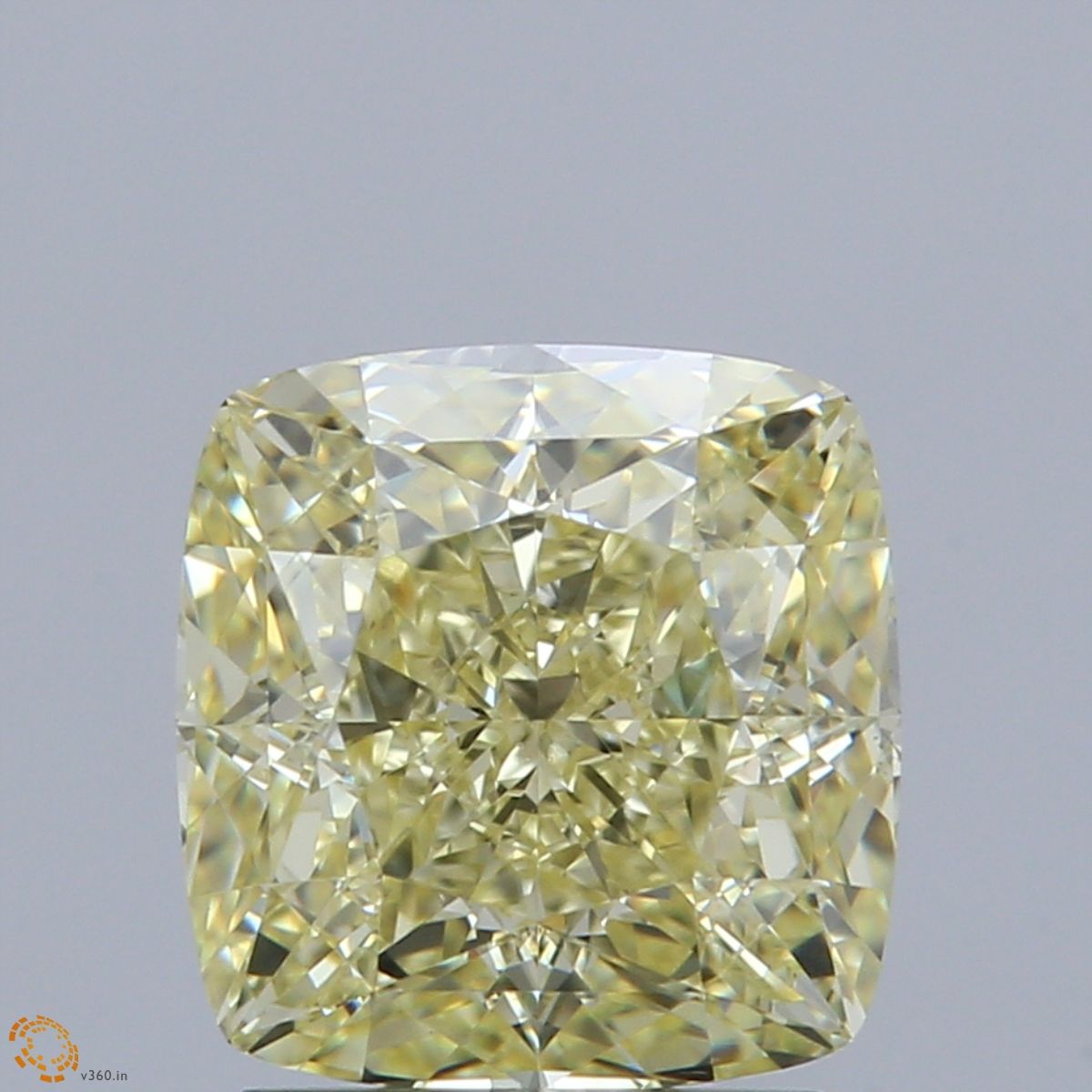 2.48 ct Cushion Brilliant diamond