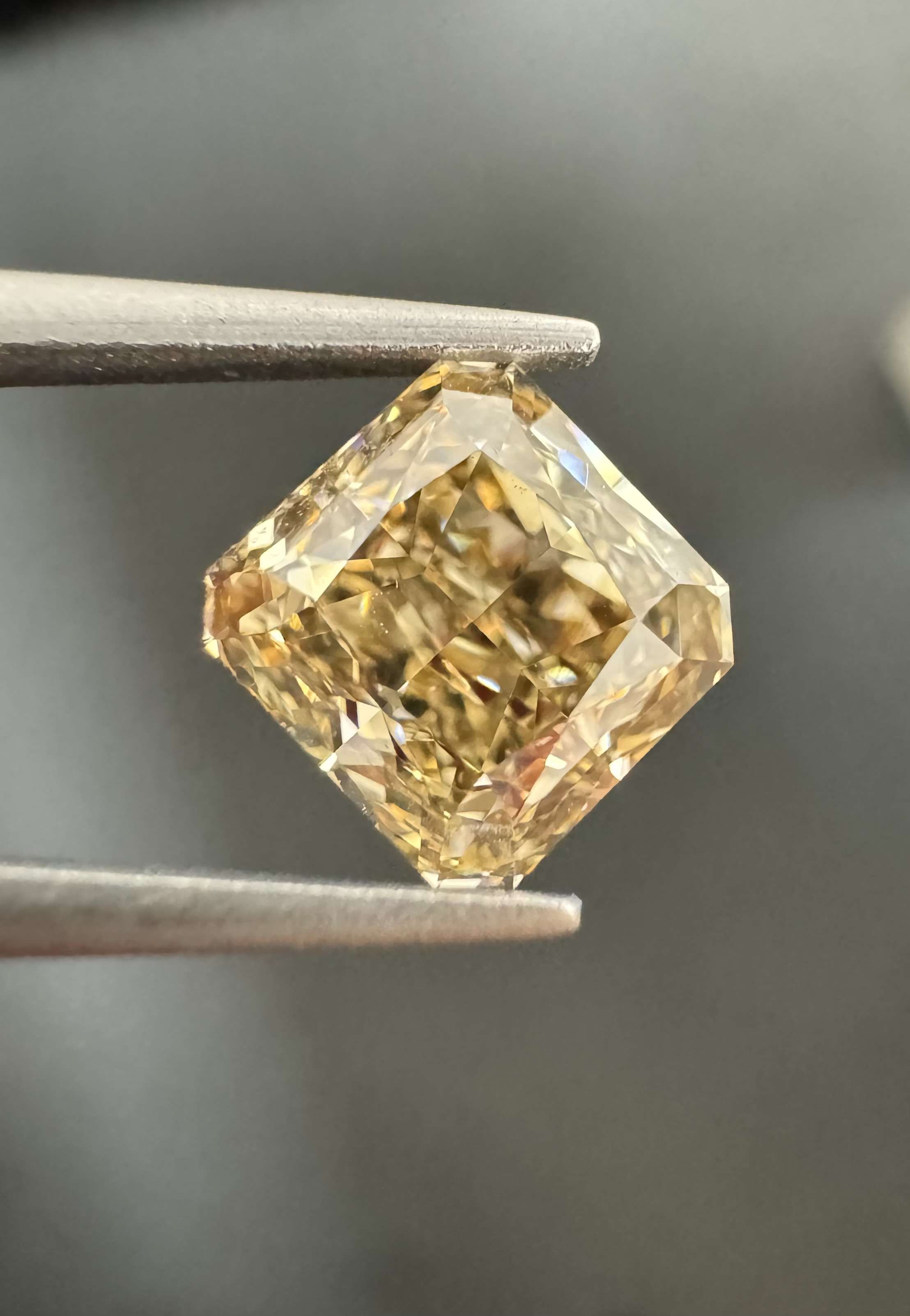 1.52 ct Radiant diamond