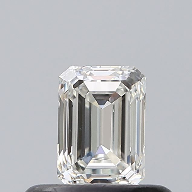 0.41 ct Emerald diamond