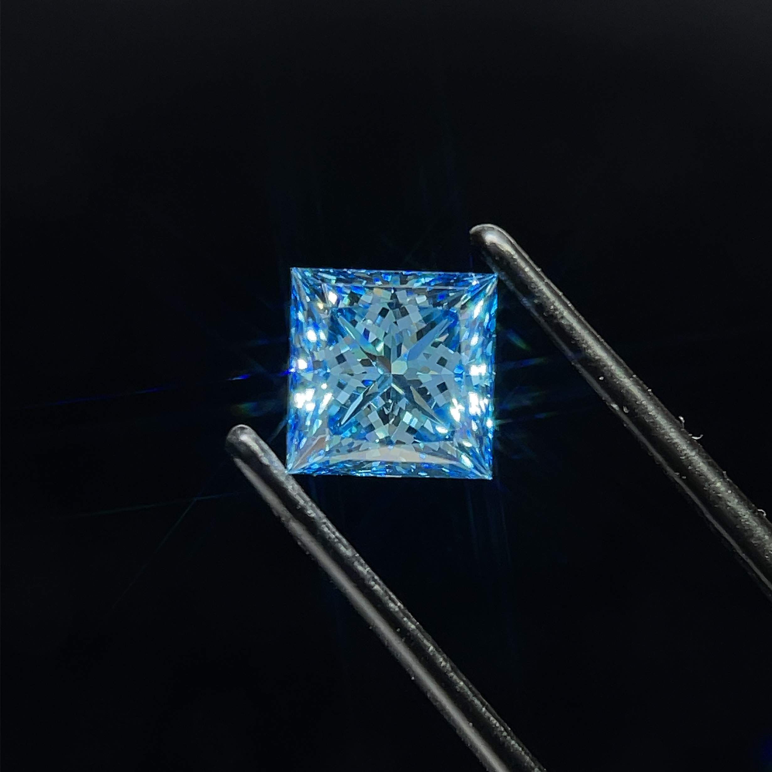 1.71 ct. princess Lab Grown Diamond front image