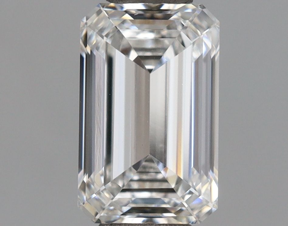 1.02 ct. emerald Lab Grown Diamond front image
