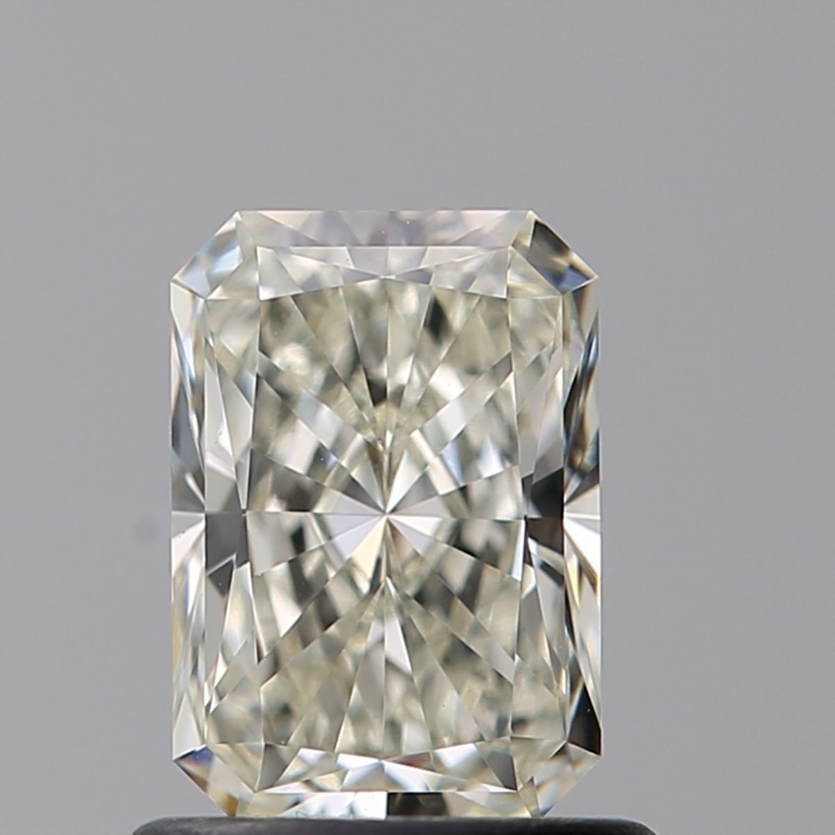 0.90 ct. radiant Lab Grown Diamond front image