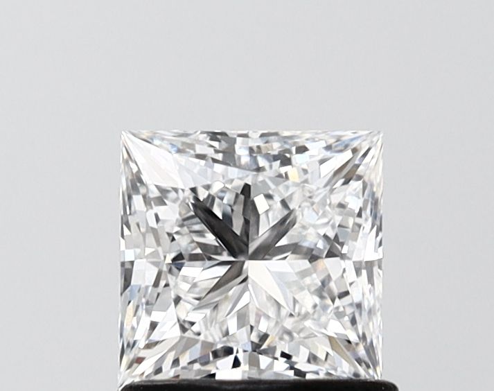 1.07 ct lab-grown Princess Diamond