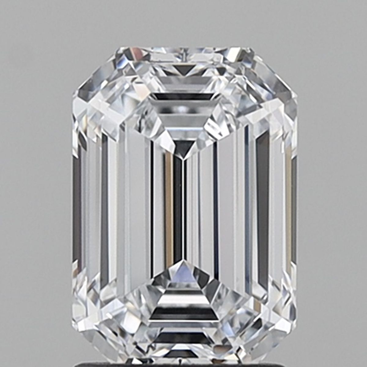 2.00 ct. emerald Lab Grown Diamond front image